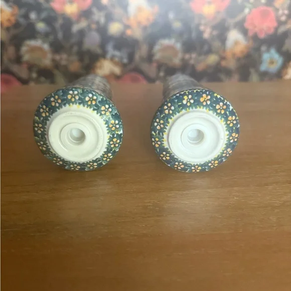 Floral Patterned Ceramic polish pottery salt and pepper - Picture 2 of 3